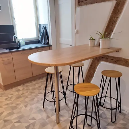 Apartment Beau Trois Pieces Au Centre De Centre