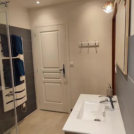 Apartment Beau Trois Pieces Au Centre De Centre